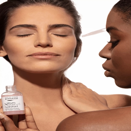 سيروم مرطب مغذي للبشرة ب حمض الهيالورونيك- من بايفيز